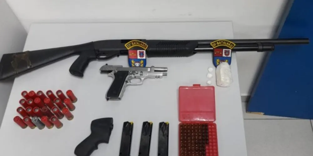 O material apreendido na casa do suspeito