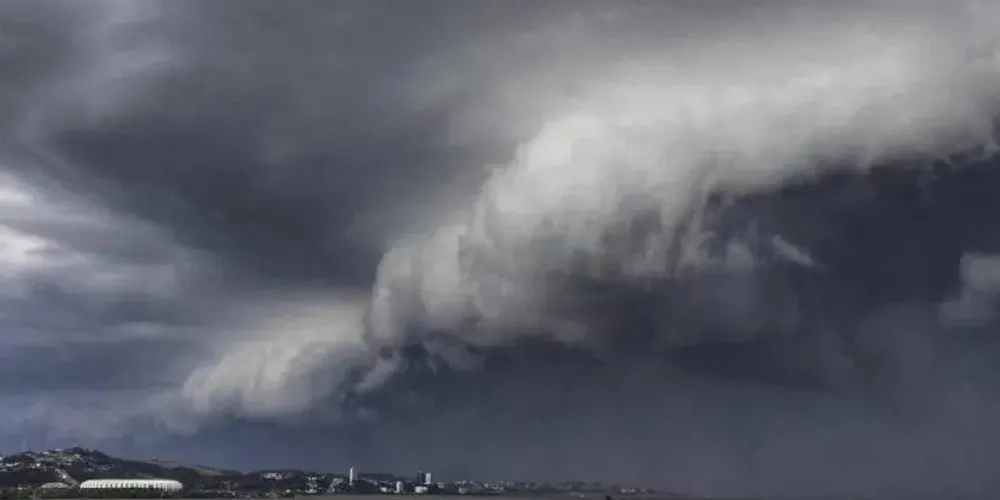 Um novo ciclone extratropical deve atingir o Sul do Brasi