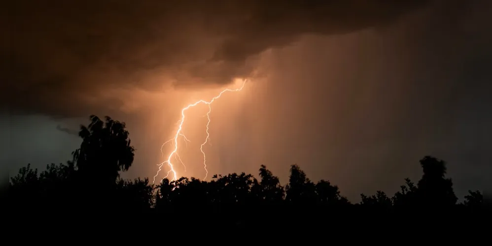 Tempestade deverá seguir até sábado (18)