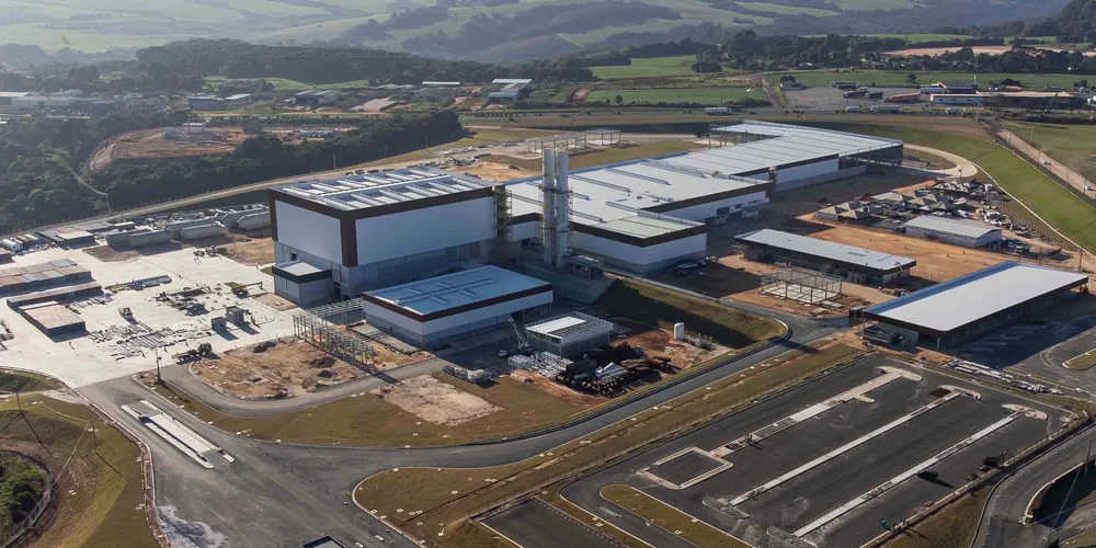 Fábrica está instalada às margens da PR-151, no sentido Carambeí - Ponta Grossa