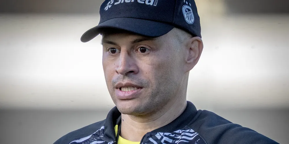 Alex participa do jogo neste sábado (11)