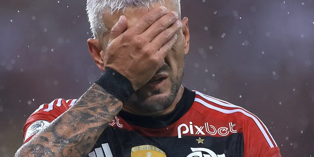 Apesar do susto, o meio-campista não sofreu danos severos