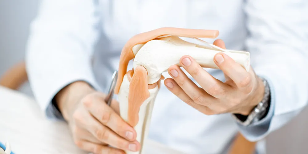 Se a dor volta constantemente, marque uma avaliação com um ortopedista na FisiodontoMed