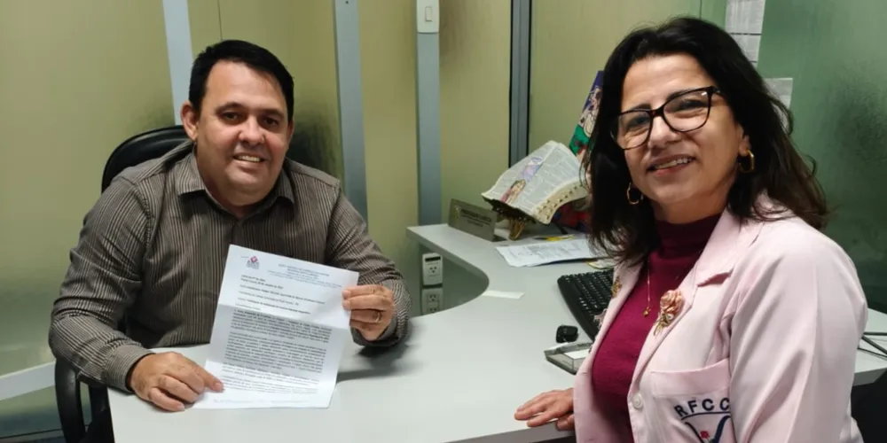 Ação ocorreu após sessão desta segunda-feira (20)