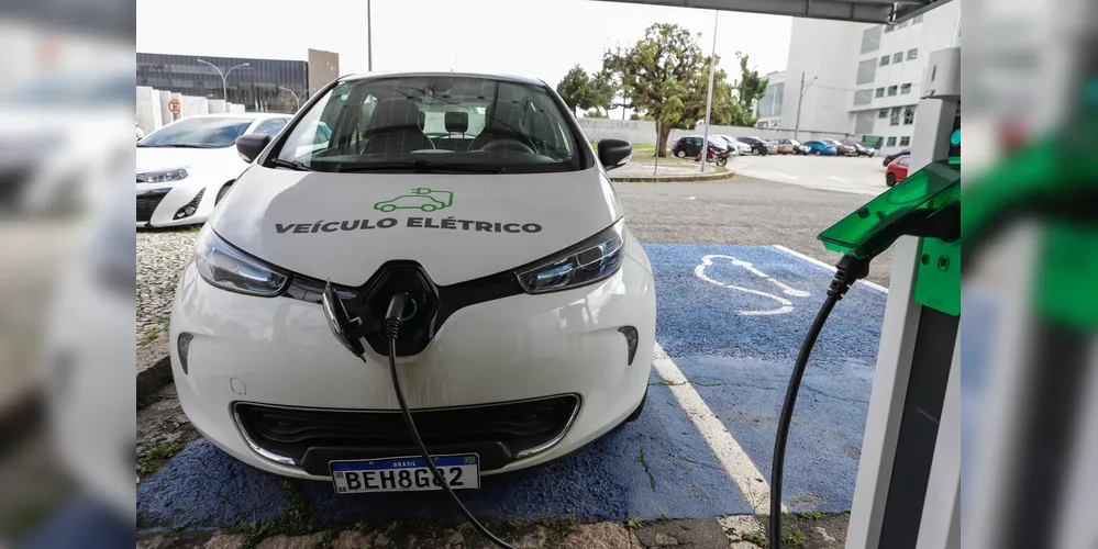 Exemplo de carregamento de carro elétrico