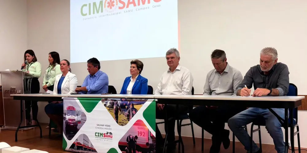 Prefeitos da região estiveram reunidos em reunião para anunciar o investimento