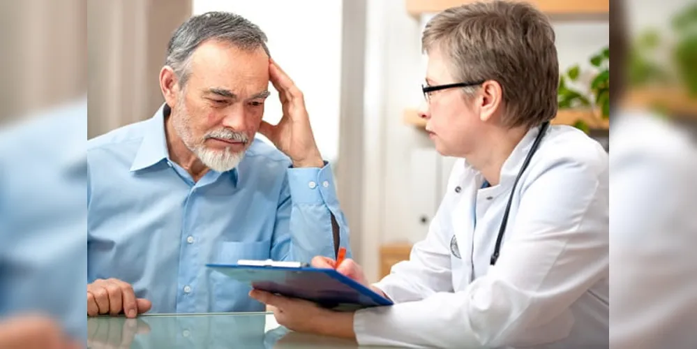Uma consulta geriátrica pode identificar riscos precocemente e ajustar medicamentos