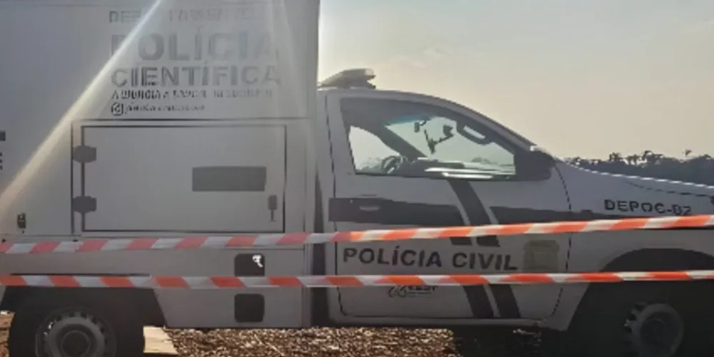 O Corpo de Bombeiros e o Instituto Médico Legal (IML) foram acionados para a remoção do corpo