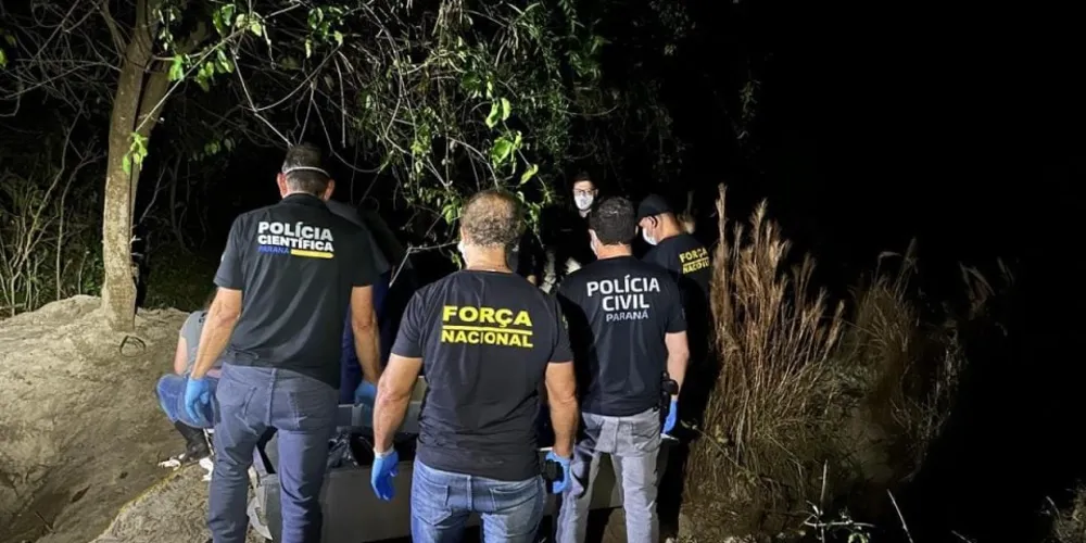 Vítimas foram encontradas a cerca de 500 metros de onde as autoridades haviam localizado a caminhonete