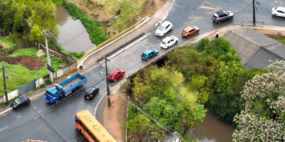 Renovação e adequação da sinalização viária na rotatória faz parte de série de mudanças implementadas.