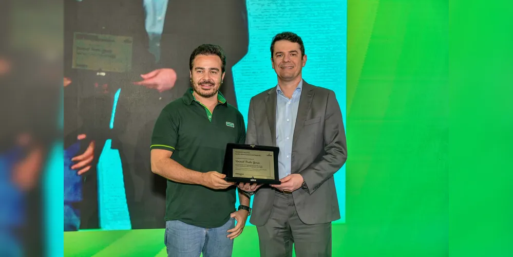 Homenagem foi entregue ao diretor-presidente, Dr. Pedro Moyses Soares Jacintho