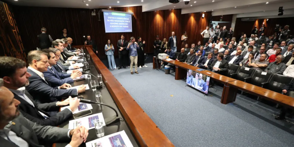 O evento reuniu deputados, empresários, representantes do governo do Estado e do Poder Público