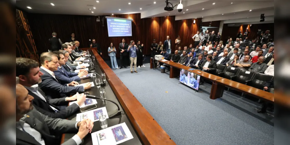 O evento reuniu deputados, empresários, representantes do governo do Estado e do Poder Público