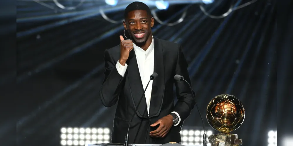 Ousmane Dembélé, do PSG, eleito o melhor jogador do mundo na Bola de Ouro de 2025