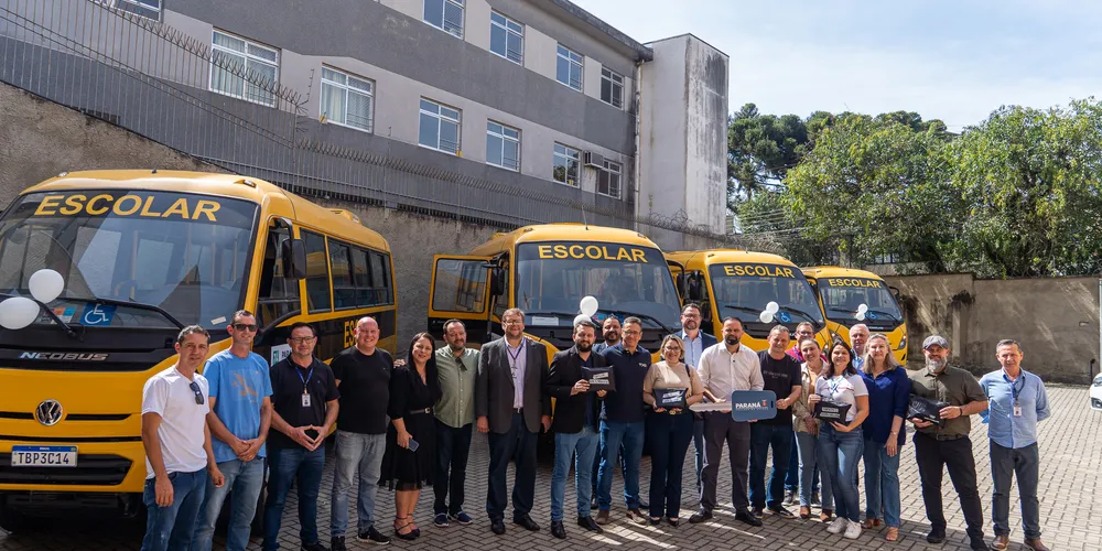 Prefeitos de diferentes cidades estiveram reunidos com o secretário de Estado Roni Miranda