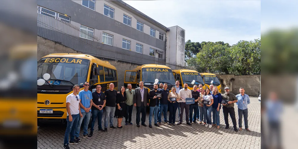 Prefeitos de diferentes cidades estiveram reunidos com o secretário de Estado Roni Miranda
