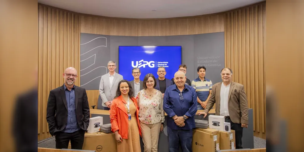 A entrega dos materias aconteceu na  quinta-feira (11) e contou com a participação de figuras improtantes