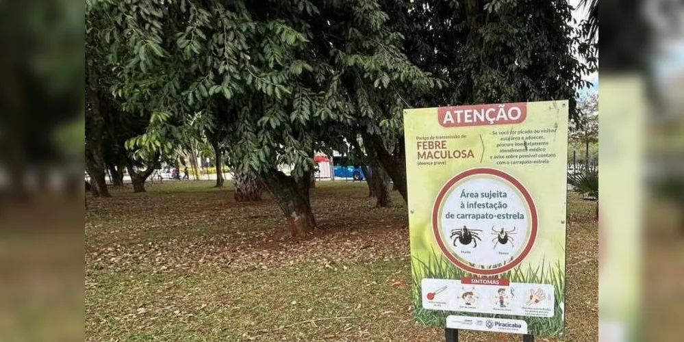 Placas alertam sobre risco da presença do carrapato-estrela, em Piracicaba, no interior de São Paulo