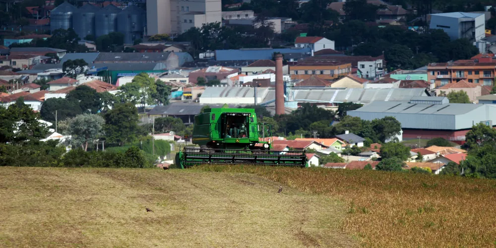 Paraná tem terceira maior alta do País na previsão da safra de setembro, aponta IBGE