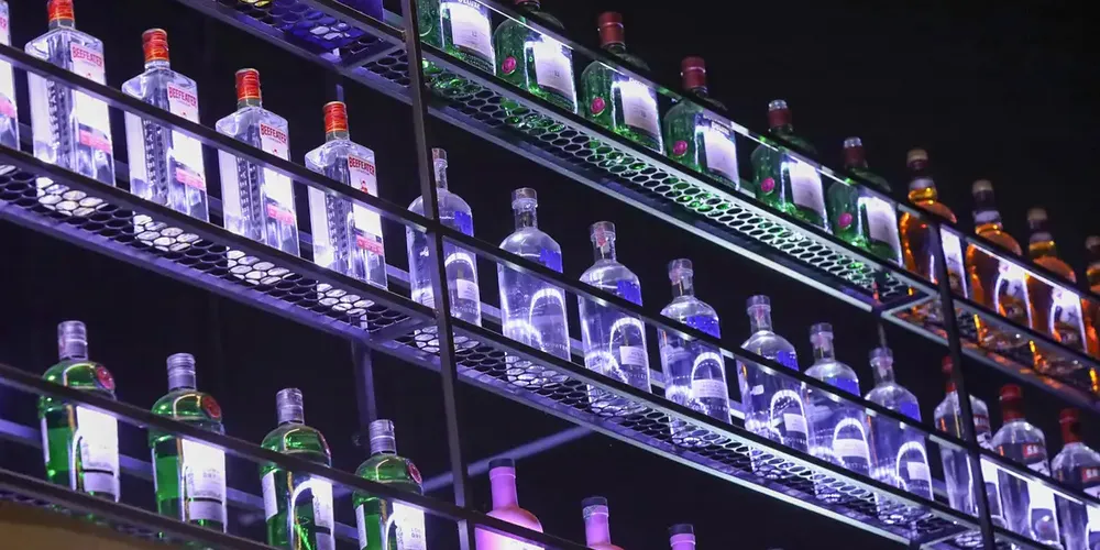 Intoxicação acontece por ingestão de bebidas alcoólicas adulteradas