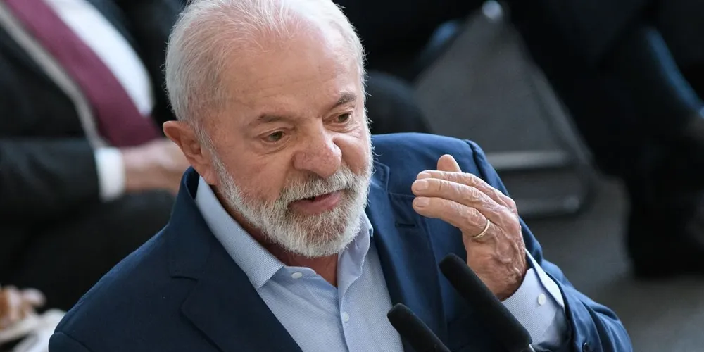 O petista defendeu que o papel do ex-chefe do Executivo, neste momento, é de provar a sua inocência e não de pedir anistia