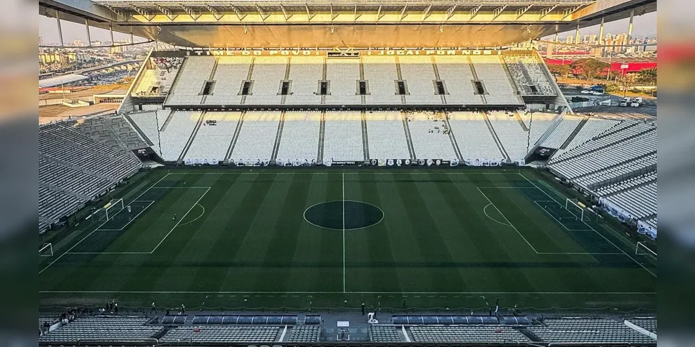 Gramado da Neo Química Arena após a partida da NFL