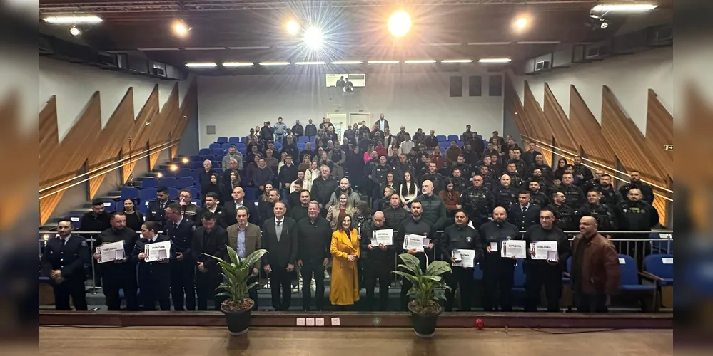 Na noite de 10 de outubro foram homenageados sete servidores