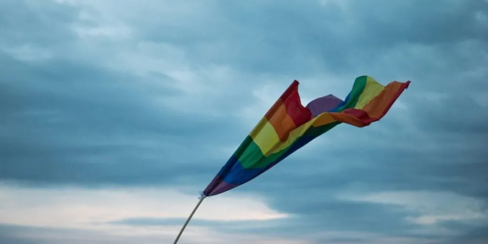 A agressão foi motivada pela descoberta de que o filho é homossexual