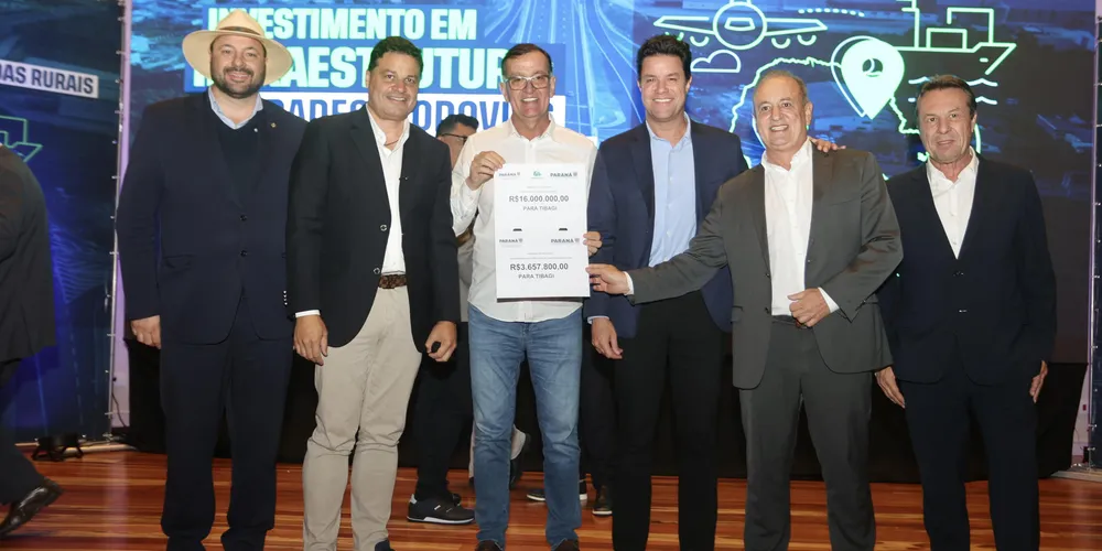 O prefeito Rildo Leonardi esteve presente para receber os recursos do Estado