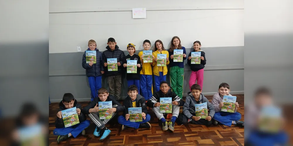 A proposta envolveu leituras individuais e coletivas, pesquisas, desenhos, jogos e produções textuais