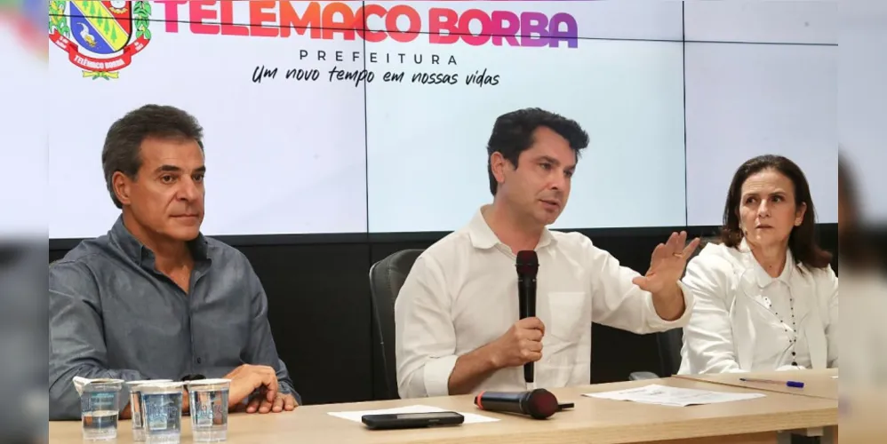 Deputado Alexandre Curi discurssando