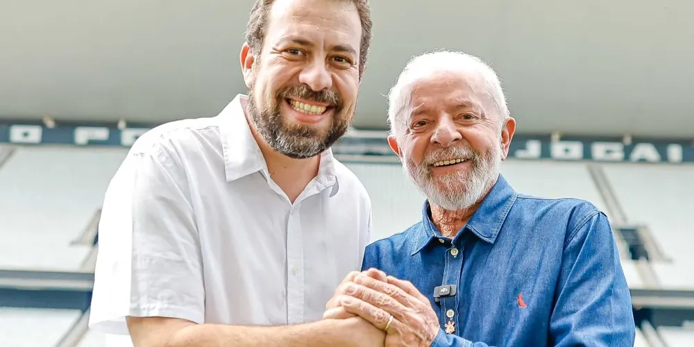 Guilherme Boulos e Luiz Inácio Lula da Silva na Neo Química Arena