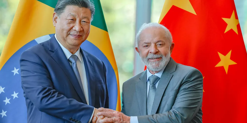 Xi Jinping e Lula posam juntos para foto