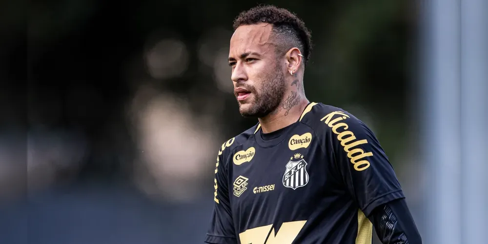 Neymar durante treino do Santos