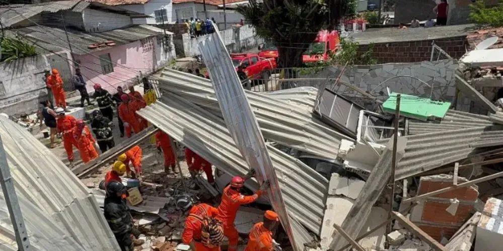 O acidente ocorreu por volta das 7h30 e as causas são investigadas