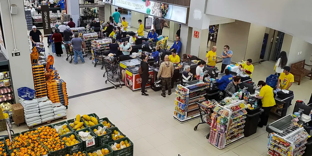 Operador de caixa é uma das 330 vagas oferecidas nesta quarta-feira