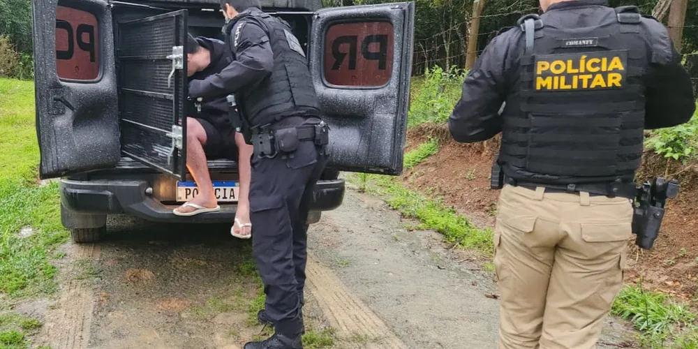 O suspeito possui mandado de prisão preventiva vigente pelo crime de homicídio qualificado