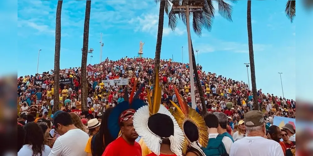 Milhares de pessoas em Salvador para protestar contra anistia e PEC da Blindagem.