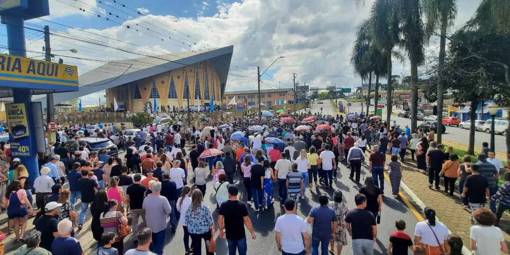Foto da procissão em honra a Nossa Senhora Aparecida de 2024