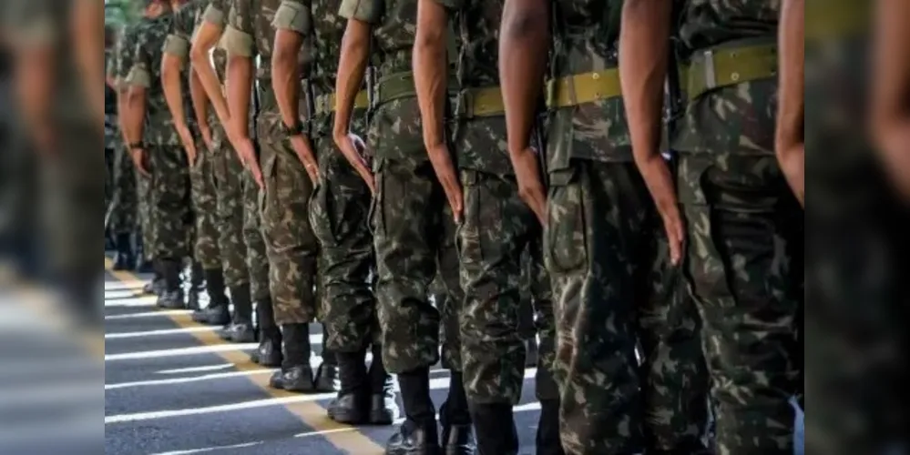 A denúncia é pelos crimes de fornecimento de bebidas alcoólicas, estupro de vulnerável e também por perseguição e ameaça a uma das vítimas