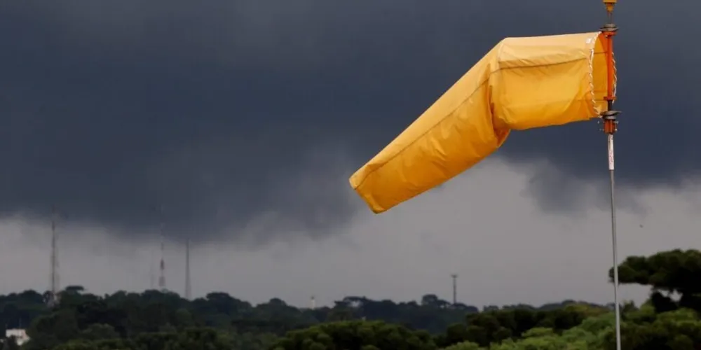 O Estado está em alerta laranja e amarelo para tempestades