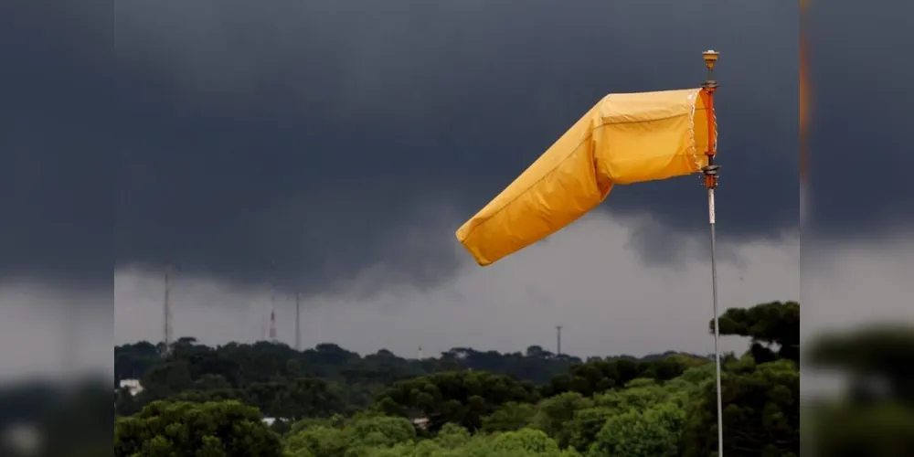O Estado está em alerta laranja e amarelo para tempestades