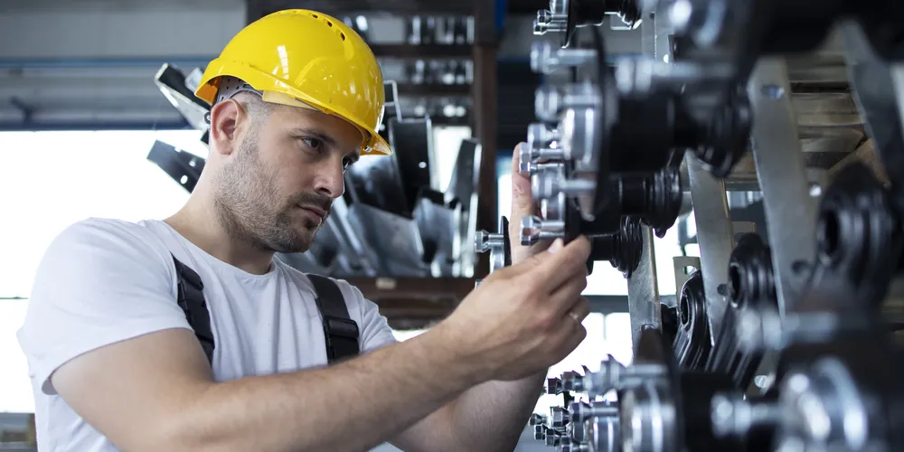 Entre as mais de 400 vagas, está a de estágio para engenheiro mecânico