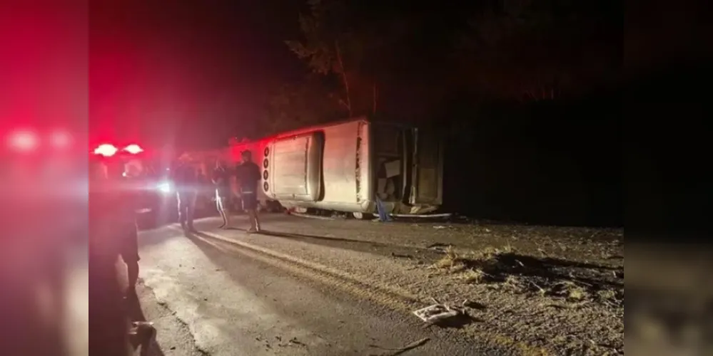 Veículo transportava mais de 30 passageiros