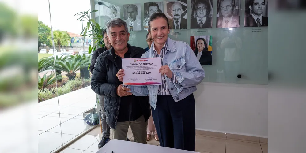 A prefeita Rita Araújo assinou a Ordem de Serviço nessa segunda-feira (13)