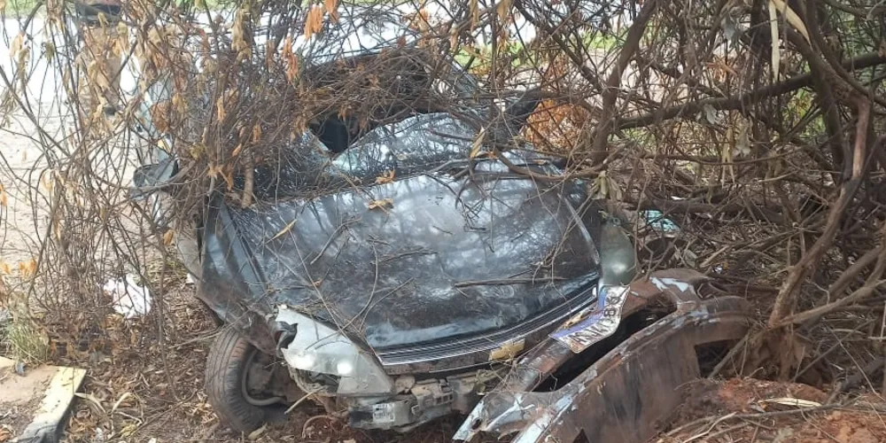 Colisão após saída de pista aconteceu na PR-441