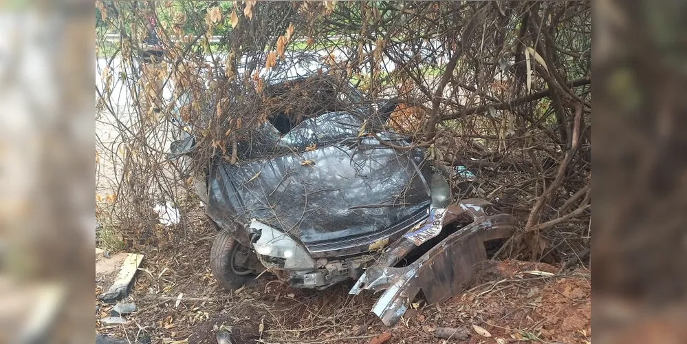 Colisão após saída de pista aconteceu na PR-441