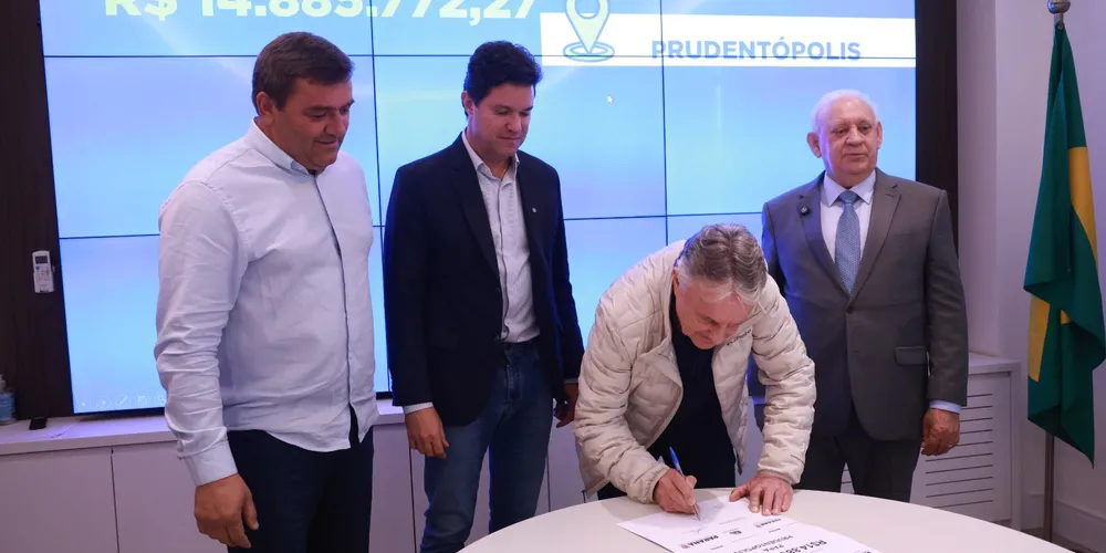 O recurso foi autorizado nessa terça-feira (09), com a presença do prefeito Adelmo Klosowski, do secretário Guto Silva e do deputado Ademar Traiano