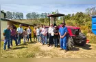 Irani entrega novos equipamentos agrícolas para associação de Arapoti