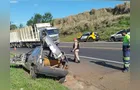 Condutor perde controle do carro e capota na PR-151